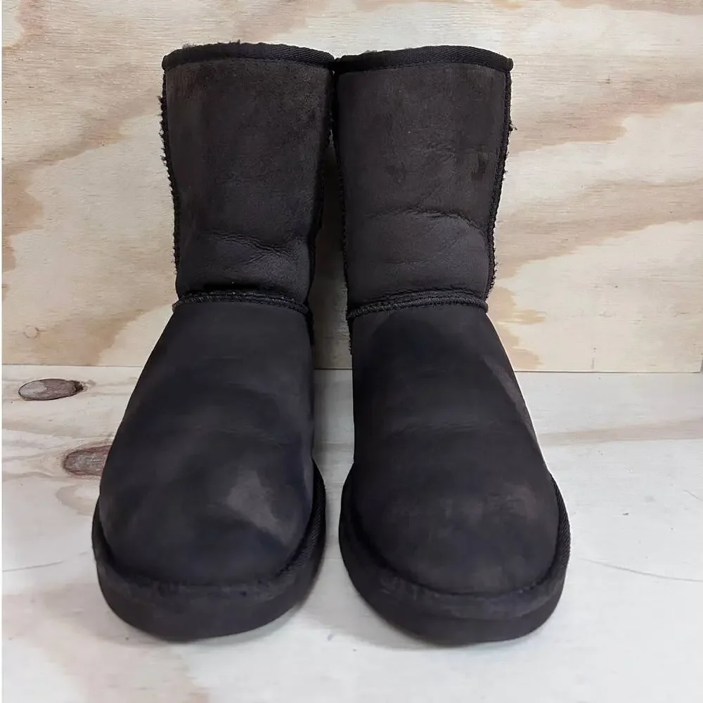 UGG Australia - Classic Short II - Boots - Black - Women's - 7 - S/N 5825